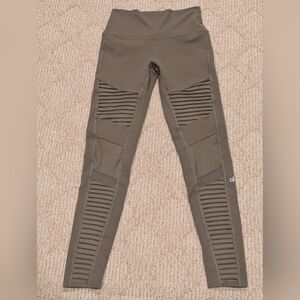 ALO Yoga Olive Ribbed Leggings, Size M
